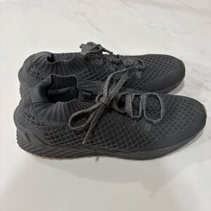 No bull knit runner. Dark gray. Never worn